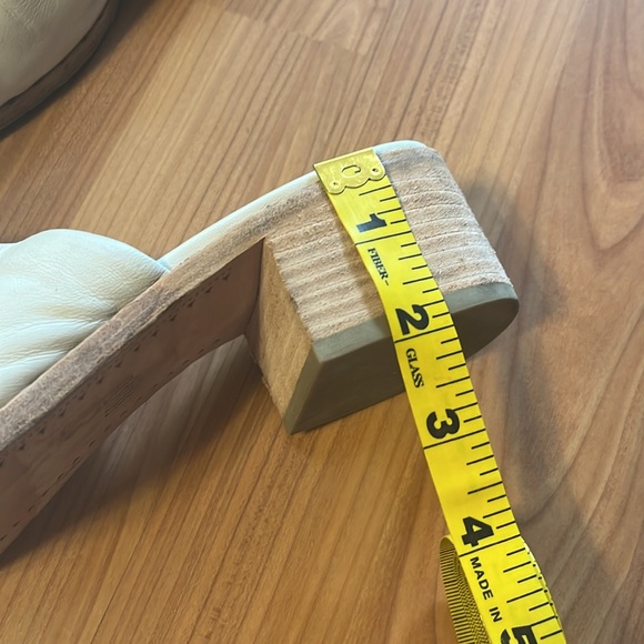 Frye leather block heel sandals. White. Size 9.5 - Picture 13 of 13